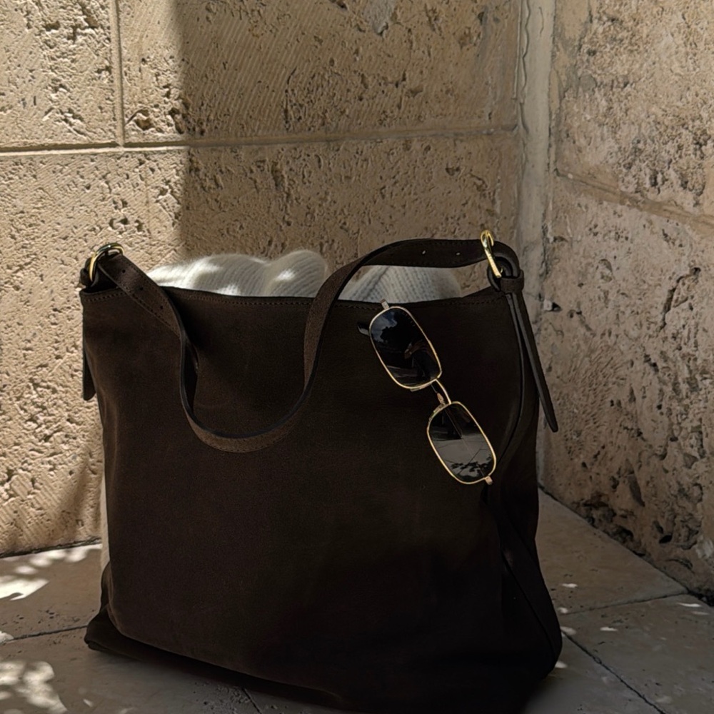 Elegant Brown Suede Shoulder Bag - Picture 6 of 10